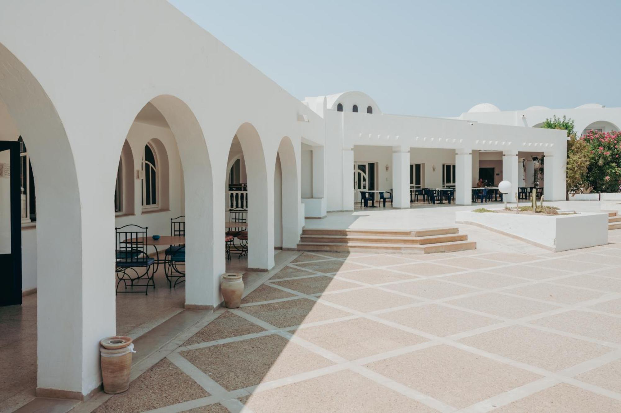 Hotel Bougainvillier Djerba Taguermess 외부 사진