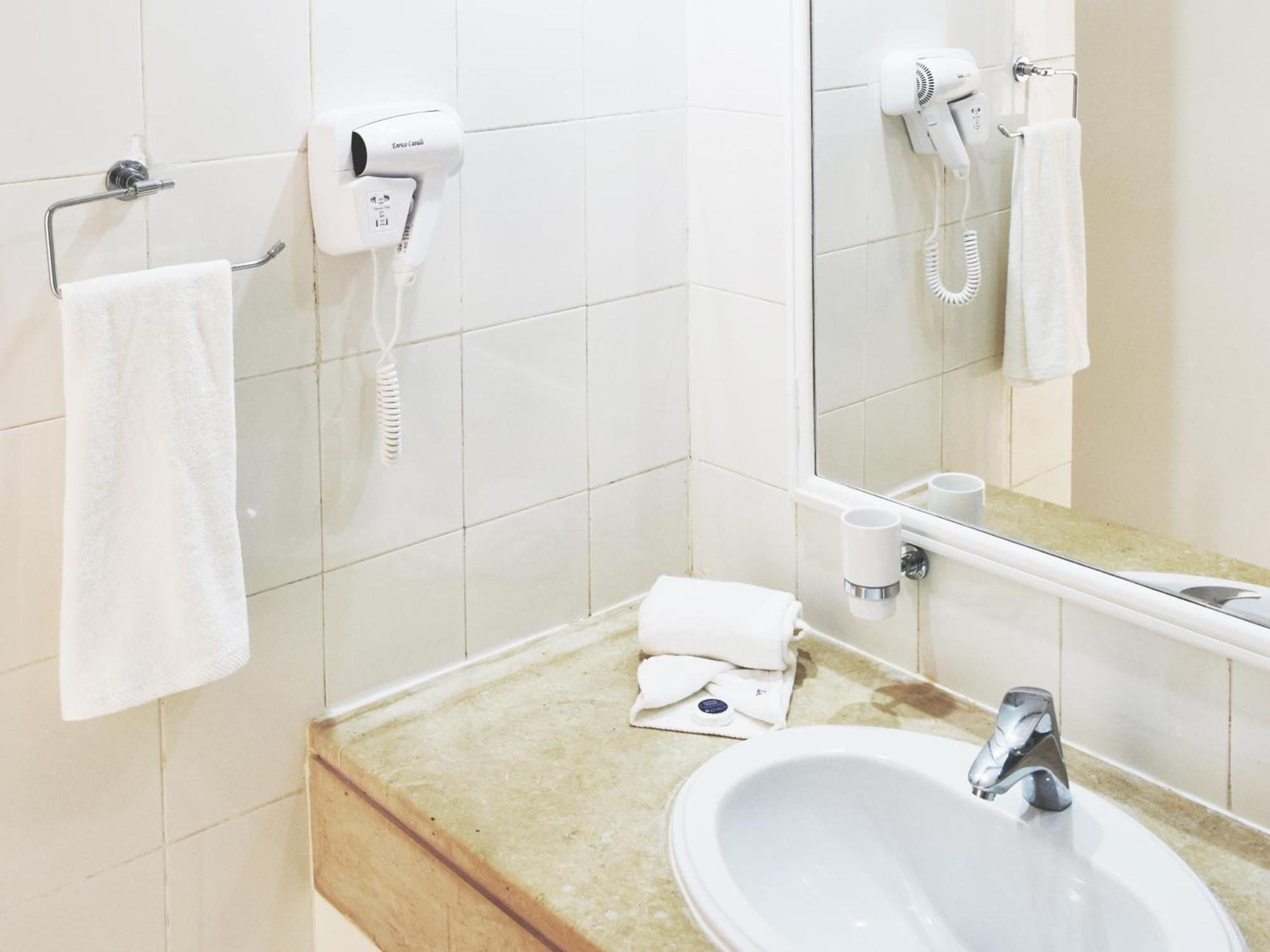 Hotel Bougainvillier Djerba Taguermess 외부 사진